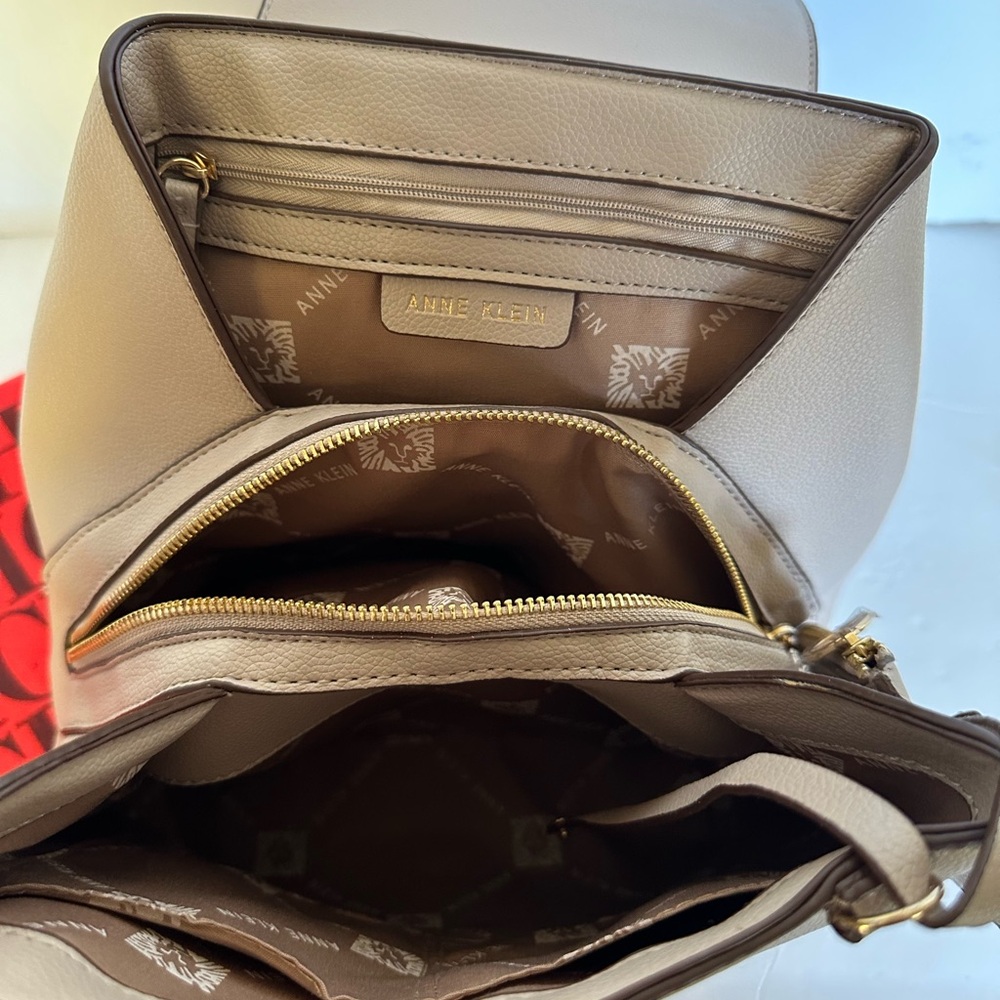 Anne Klein backpack womans Cream gold Casual Preppy Logo with pouch - Picture 6 of 9